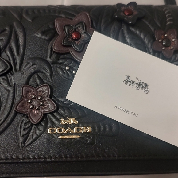 Coach Black Crossbody Wallet with Floral Embossing - Picture 5 of 11